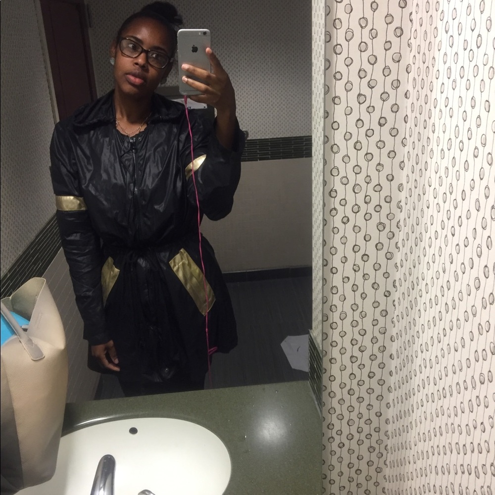 Thin rain jacket